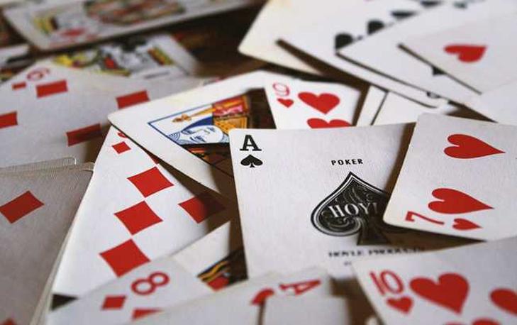 Como Jogar Poker: Regras, Estratégias e Variações