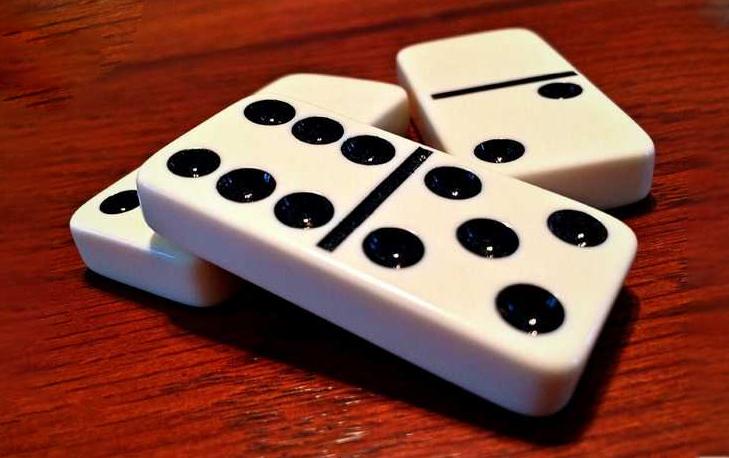 Close do jogo de dominó